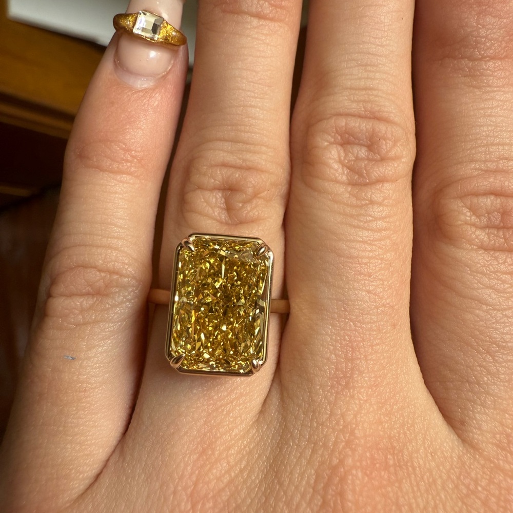 7.05 carat fancy vivid yellow VS2 radiant lab grown diamond engagement ring - Picture 6 of 12